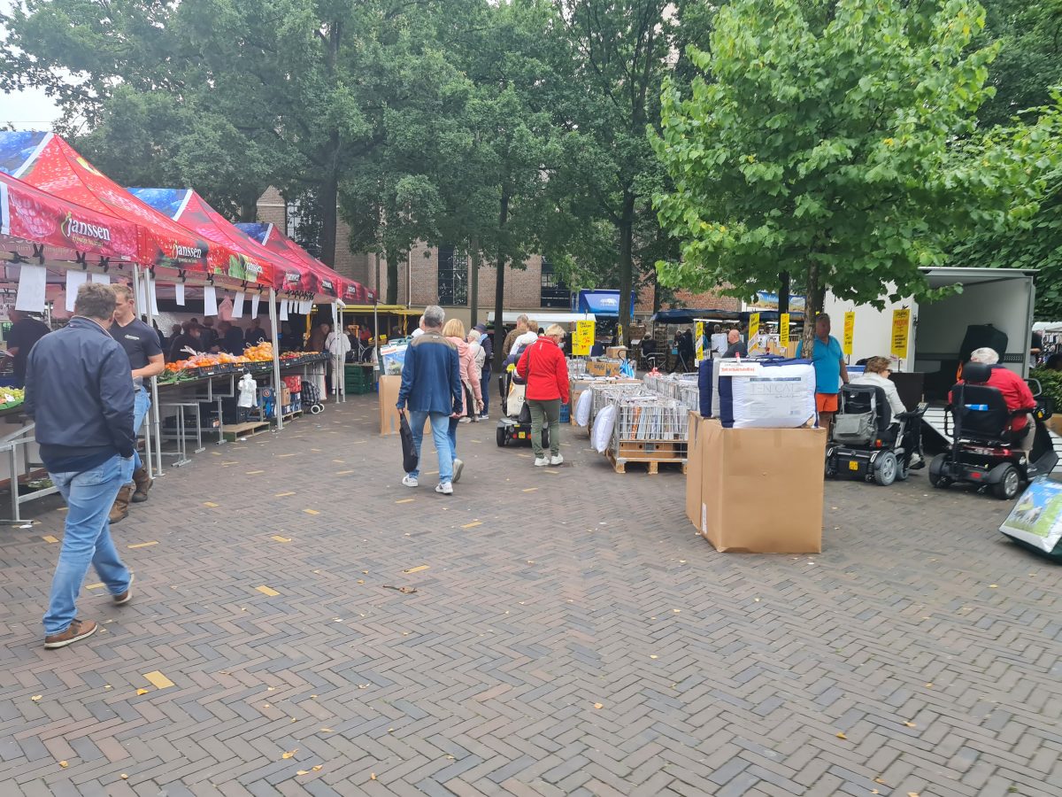 Vrijdagmarkt Emmen, Markten